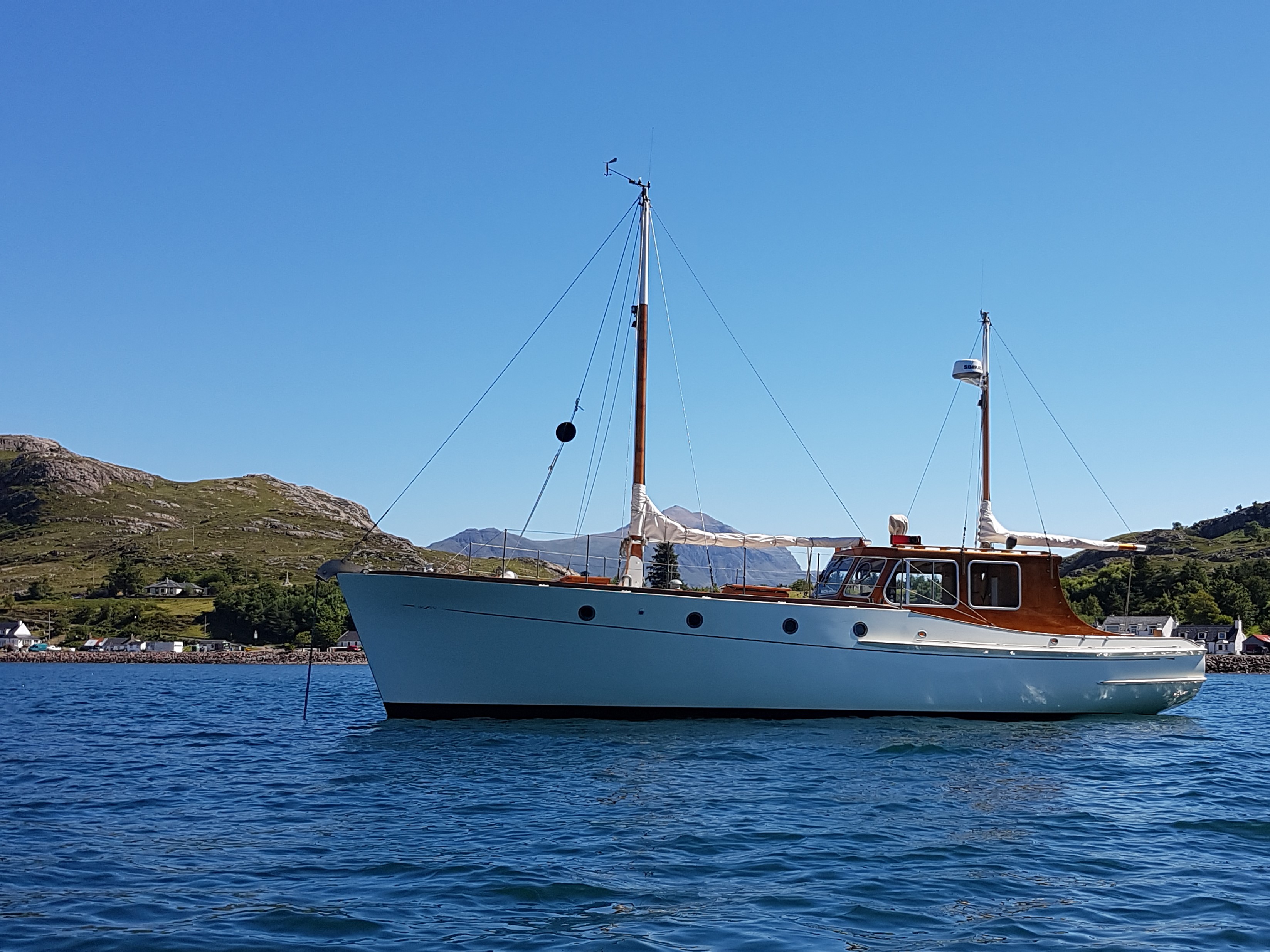 fortuna-ii-anchored-sheldaig